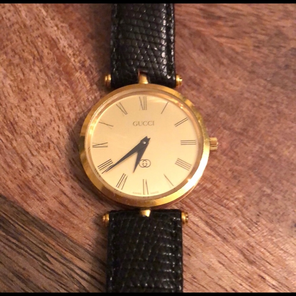 🌹🌹GUCCI Watch with authentic Gucci L